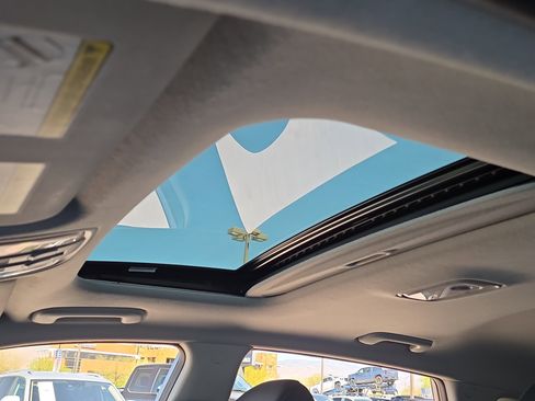 Used 2022 Kia Niro EX Premium image 15