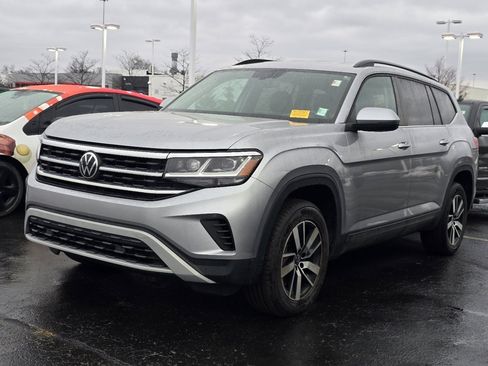 Used 2023 Volkswagen Atlas SE image 3
