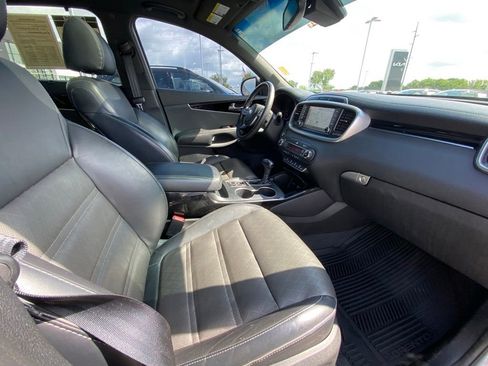 Used 2019 Kia Sorento SX FWD image 31