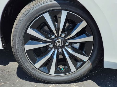 Used 2023 Honda Civic EX image 11