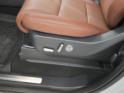 New 2025 Lincoln Navigator Reserve image 14