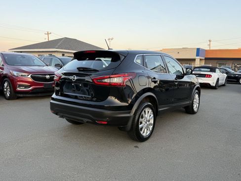 Used 2020 Nissan Rogue Sport S w/ Appearance Package FWD image 6