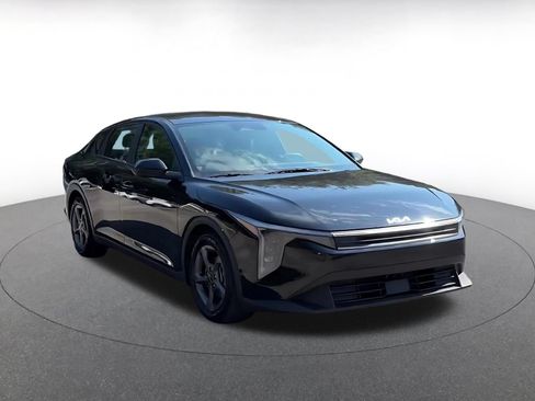 Used 2025 Kia K4 FWD image 3