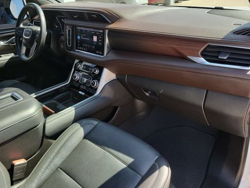 Used 2021 GMC Yukon Denali w/ Denali Premium Package RWD image 30