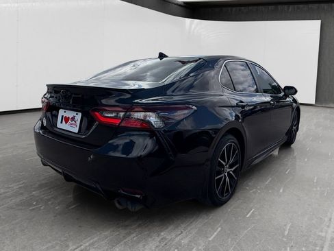 Used 2024 Toyota Camry SE FWD image 5