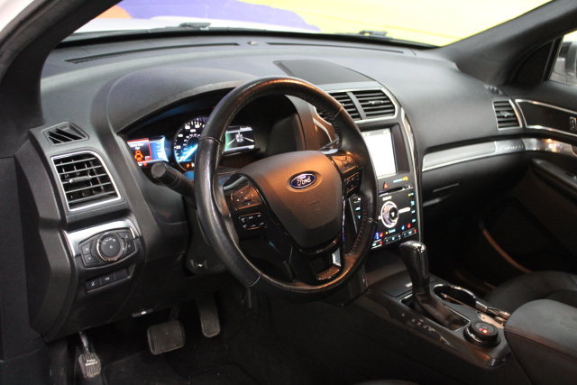 Used 2017 Ford Explorer Sport AWD/4WD image 14