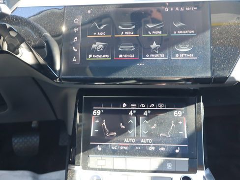 Used 2021 Audi e-tron Premium w/ Black Optic Package image 13