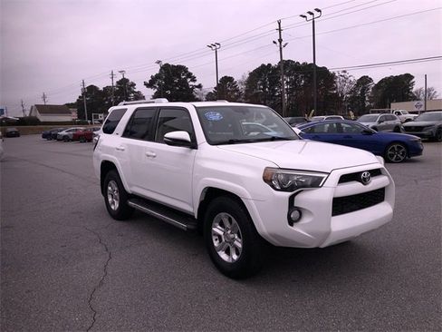 Used 2016 Toyota 4Runner SR5 Premium image 2