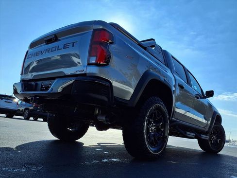 Used 2025 Chevrolet Colorado ZR2 w/ Midnight Edition image 36