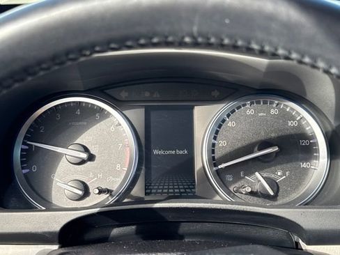 Used 2018 Toyota Highlander XLE image 17