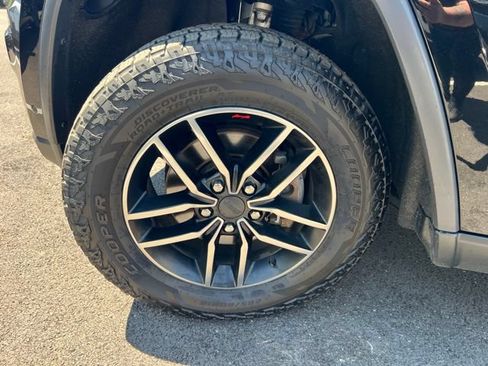 Used 2019 Jeep Grand Cherokee Trailhawk w/ Trailhawk Luxury Group AWD/4WD image 42