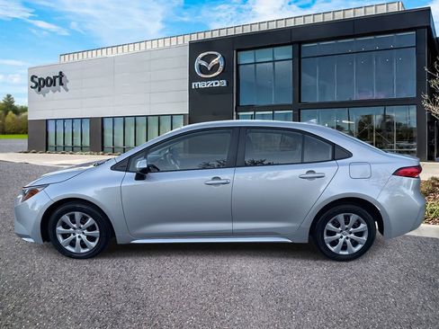 Used 2023 Toyota Corolla LE image 7