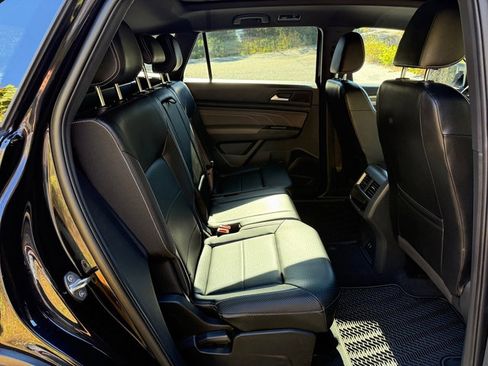 Used 2022 Volkswagen Atlas Cross Sport SE w/ Panoramic Sunroof Package image 19