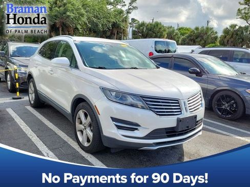 Used 2018 Lincoln MKC Premiere FWD image 1