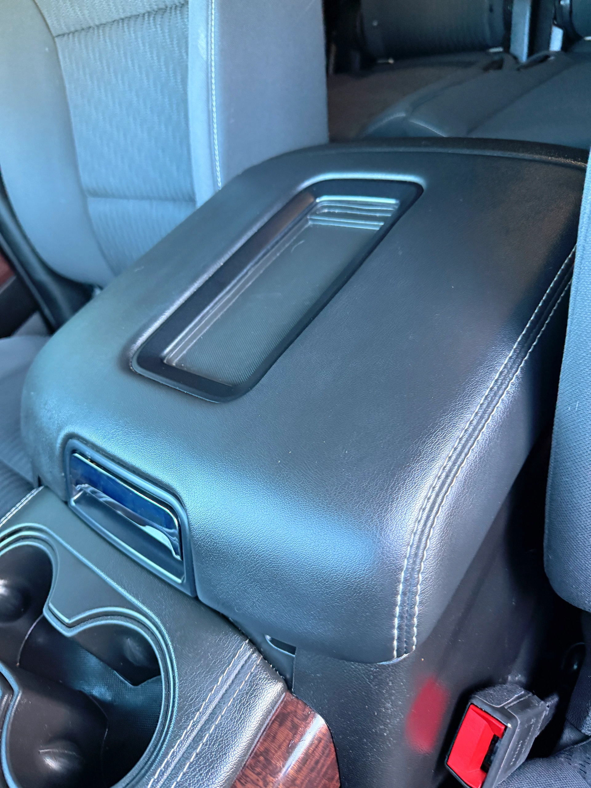 Used 2019 GMC Yukon SLE w/ SLE Value Package AWD/4WD image 18