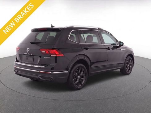 Used 2022 Volkswagen Tiguan SE AWD/4WD image 3
