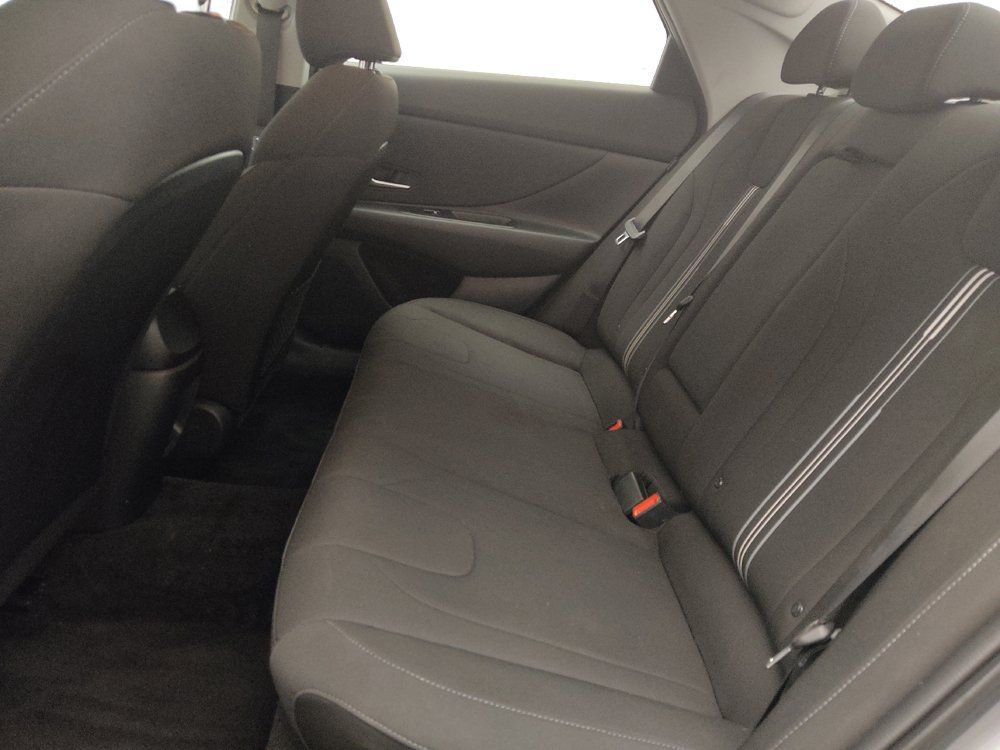 Used 2025 Hyundai Elantra SEL FWD image 18