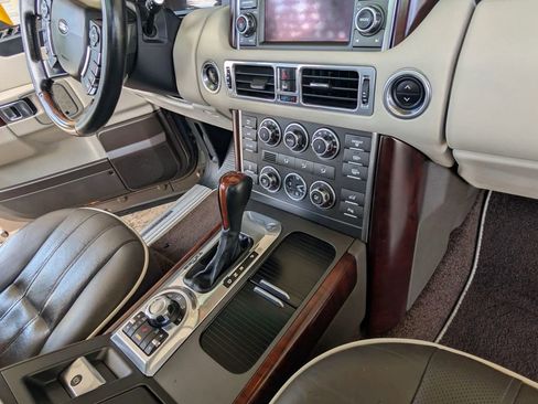 Used 2011 Land Rover Range Rover Supercharged AWD/4WD image 23