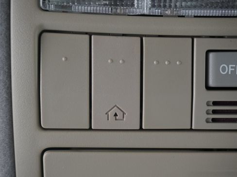 Used 2010 Toyota Venza FWD image 18