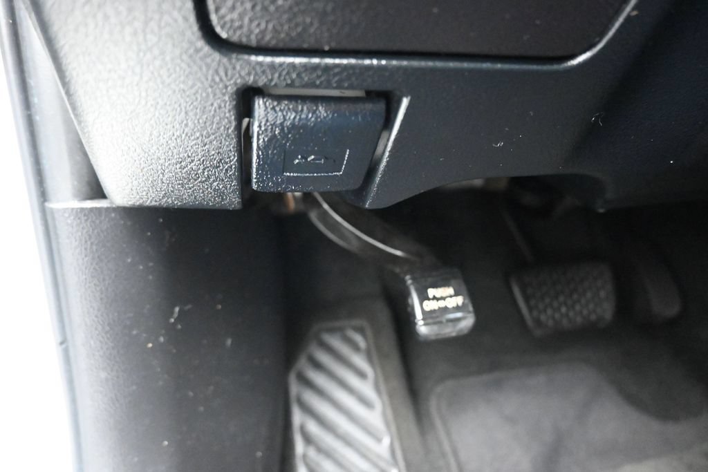 Used 2016 Toyota Avalon Limited w/ Toyota Safety Sense Package FWD image 29