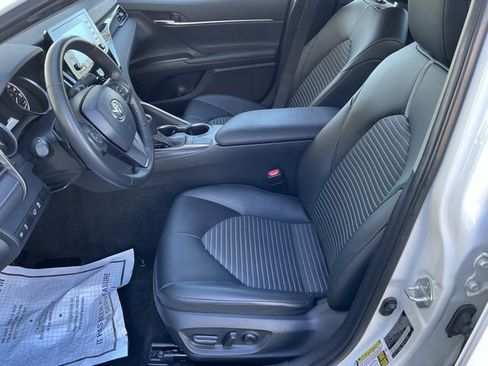 Used 2024 Toyota Camry SE image 13