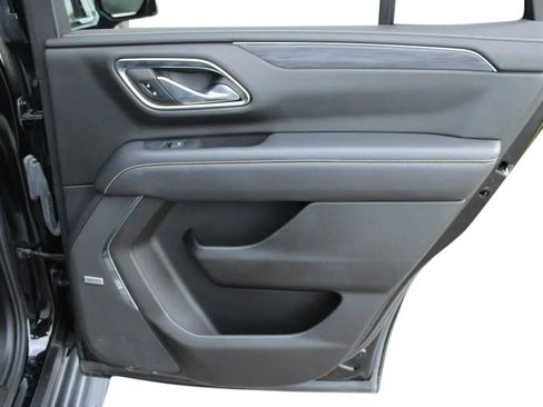 Used 2021 GMC Yukon SLT w/ SLT Premium Package image 24