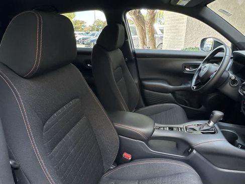 Used 2025 Honda HR-V Sport image 27