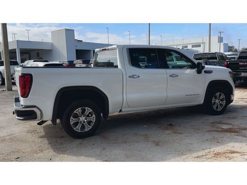 Certified 2024 GMC Sierra 1500 SLT image 9