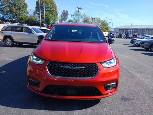 New 2026 Chrysler Pacifica Select image 8