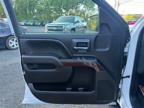 Used 2017 GMC Sierra 1500 SLE w/ SLE Value Package AWD/4WD image 12