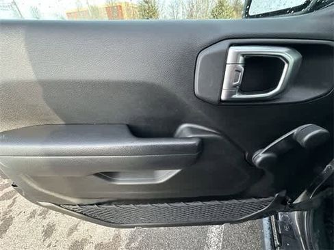 Used 2023 Jeep Wrangler Unlimited Sport image 18