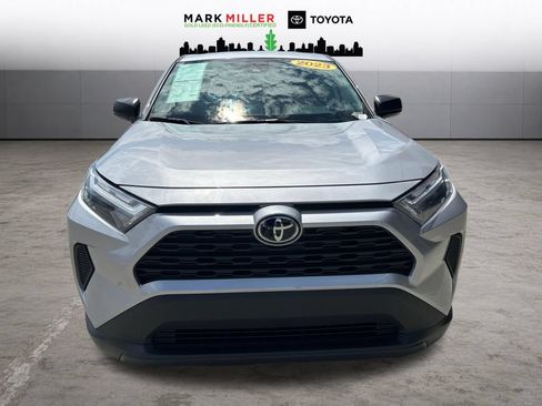 Used 2023 Toyota RAV4 LE AWD/4WD image 9
