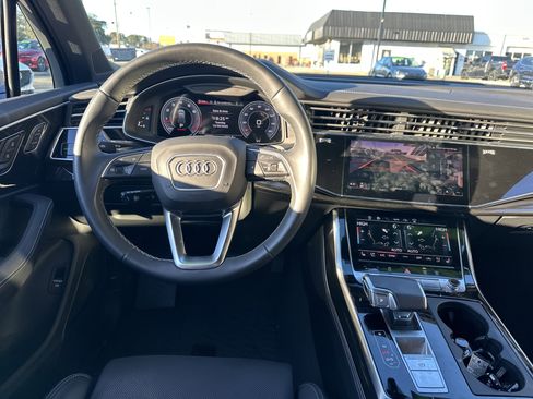 Used 2025 Audi Q7 3.0T Prestige image 15