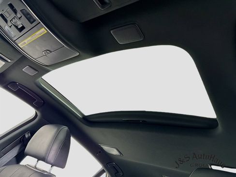 Used 2019 Lexus LS 500 w/ Accessory Package (Z2) image 16