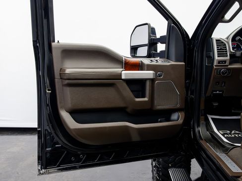 Used 2020 Ford F250 King Ranch w/ King Ranch Ultimate Package image 31