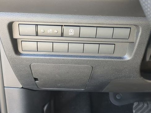 New 2026 Mitsubishi Outlander LE FWD image 17