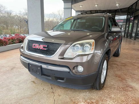 Used 2010 GMC Acadia SLE image 3