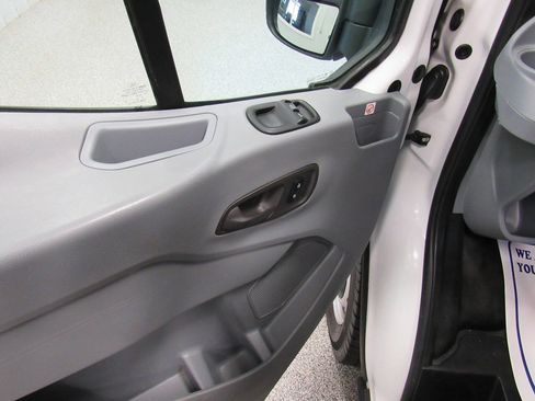Used 2019 Ford Transit 150 130 Low Roof RWD image 38