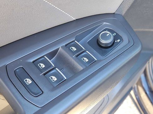 Used 2023 Volkswagen Atlas SEL image 31