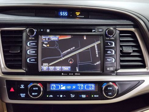 Used 2019 Toyota Highlander XLE FWD image 37