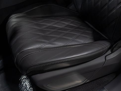 Used 2025 Mercedes-Benz Maybach GLS 600 4MATIC image 43