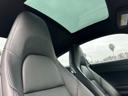 Used 2015 Porsche 911 Carrera image 16