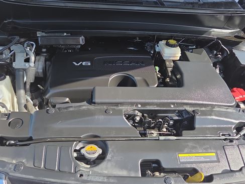 Used 2018 Nissan Pathfinder S FWD image 21