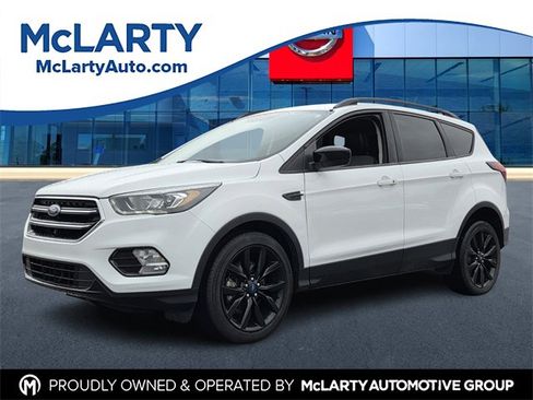 Used 2019 Ford Escape SE image 1