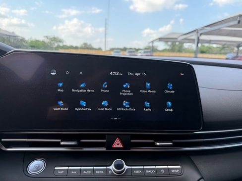 Certified 2024 Hyundai Elantra SEL image 18