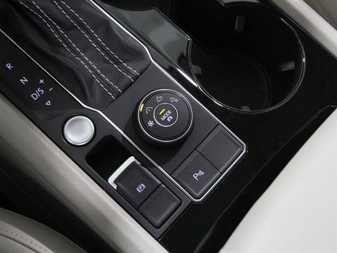 Used 2022 Volkswagen Atlas SE image 15