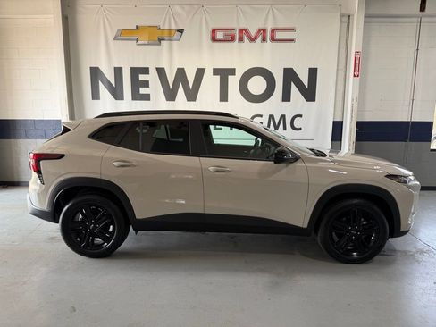 New 2026 Chevrolet Trax ACTIV w/ Sunroof Package FWD image 31
