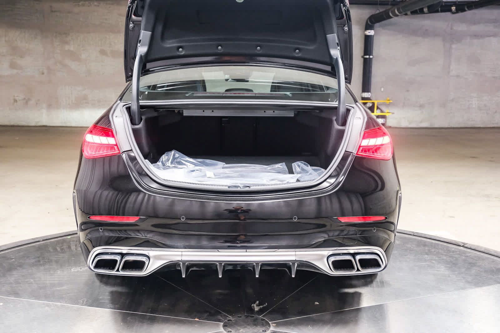 Used 2026 Mercedes-Benz C 36 AMG S w/ Driver Assistance Package image 32