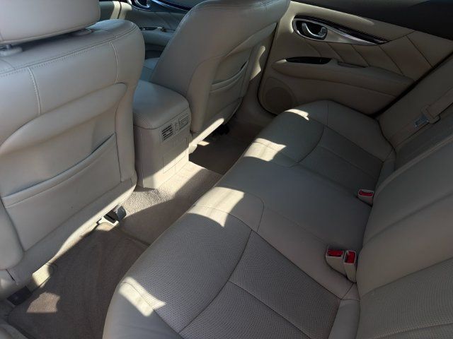 Used 2011 INFINITI M37 w/ Premium Pkg RWD image 10