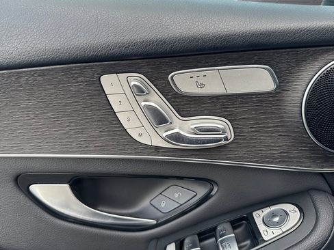 Used 2020 Mercedes-Benz GLC 300 4MATIC image 23